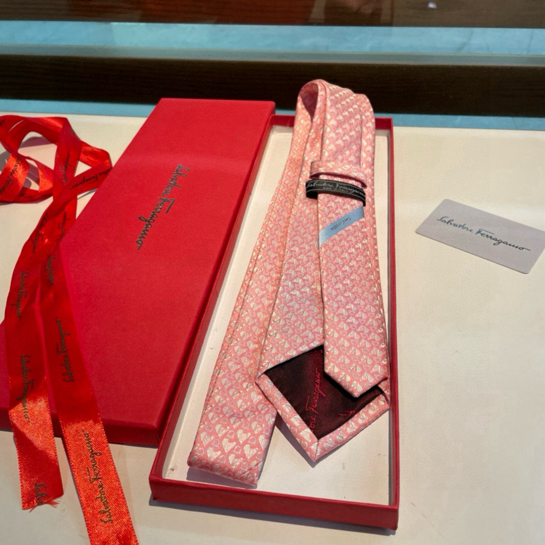 ガンチーニ柄 ネクタイ フェラガモ風 結婚式 ホスト 衣装 高級シルク調 光沢 ピンク - 画像 3