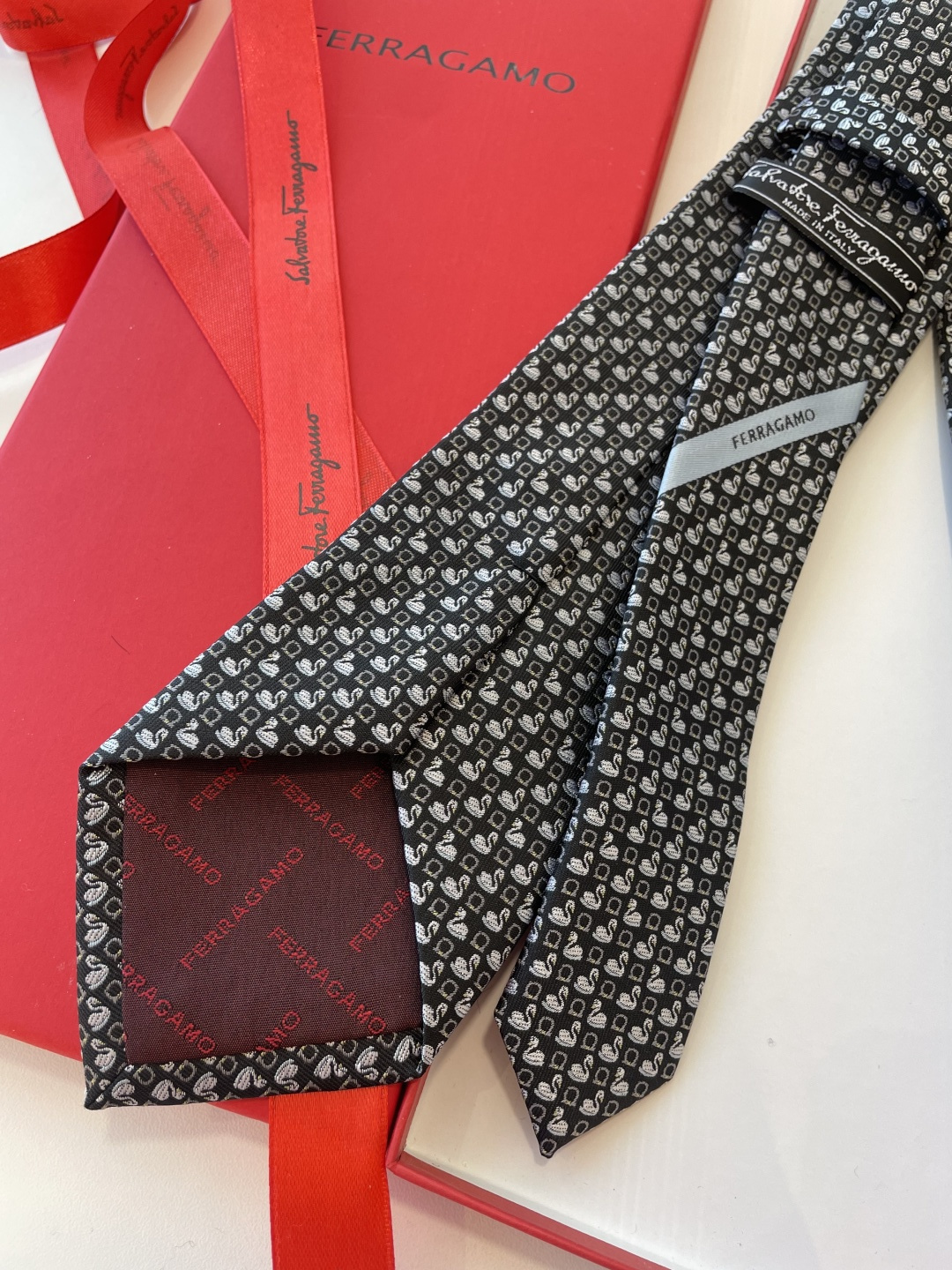 フェラガモ風 ネクタイ 結婚式 プレゼント 衣装 高級シルク調 光沢 ネイビー - 画像 4