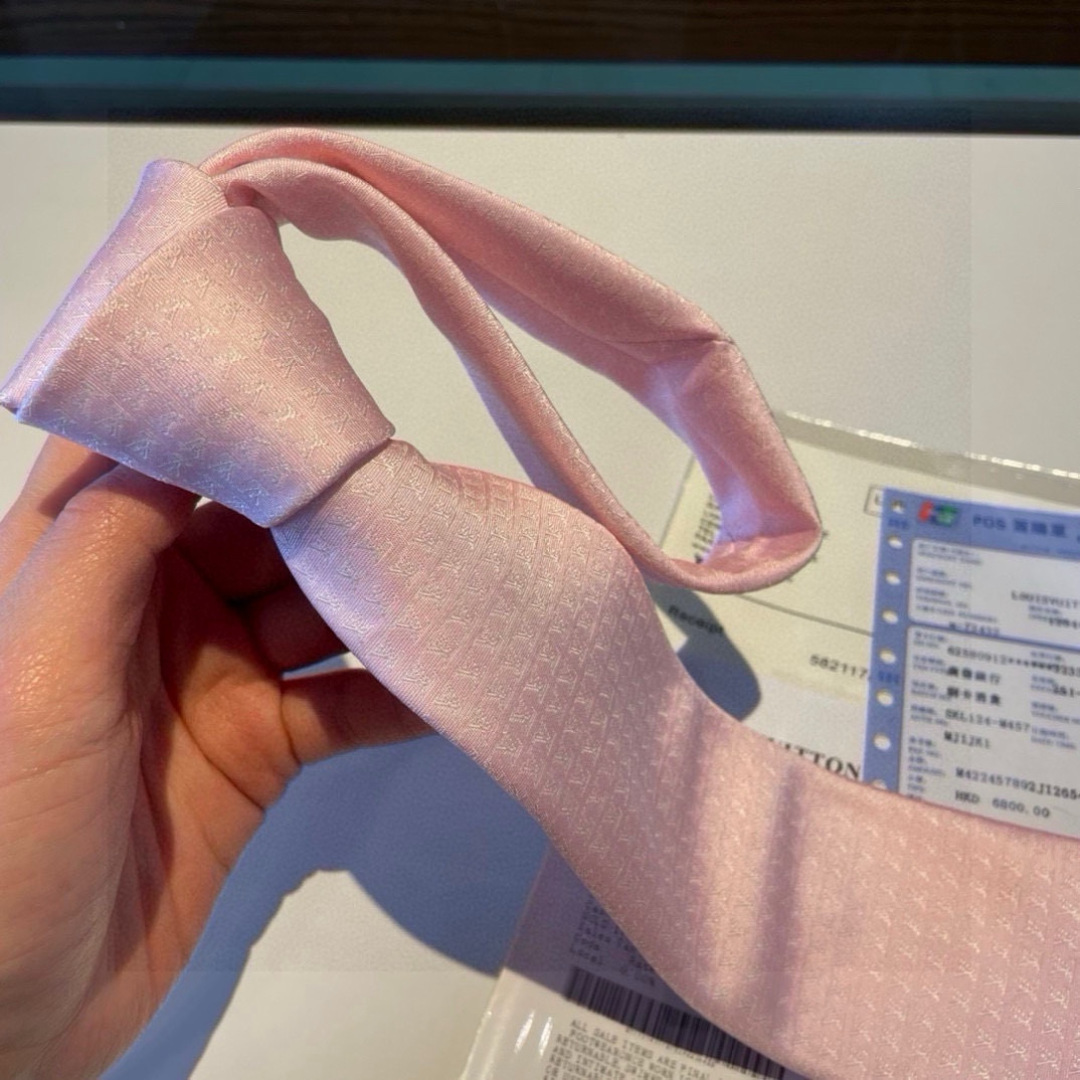 LV柄 ネクタイ ルイヴィトン調 結婚式 ホスト 衣装 高級シルク調 光沢 パステルピンク - 画像 6