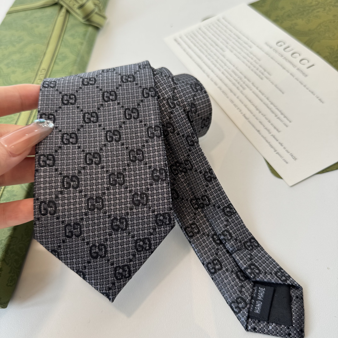 GG柄 ネクタイ グッチ風 プレゼント ホスト 衣装 高級シルク調 光沢 グレー - 画像 2