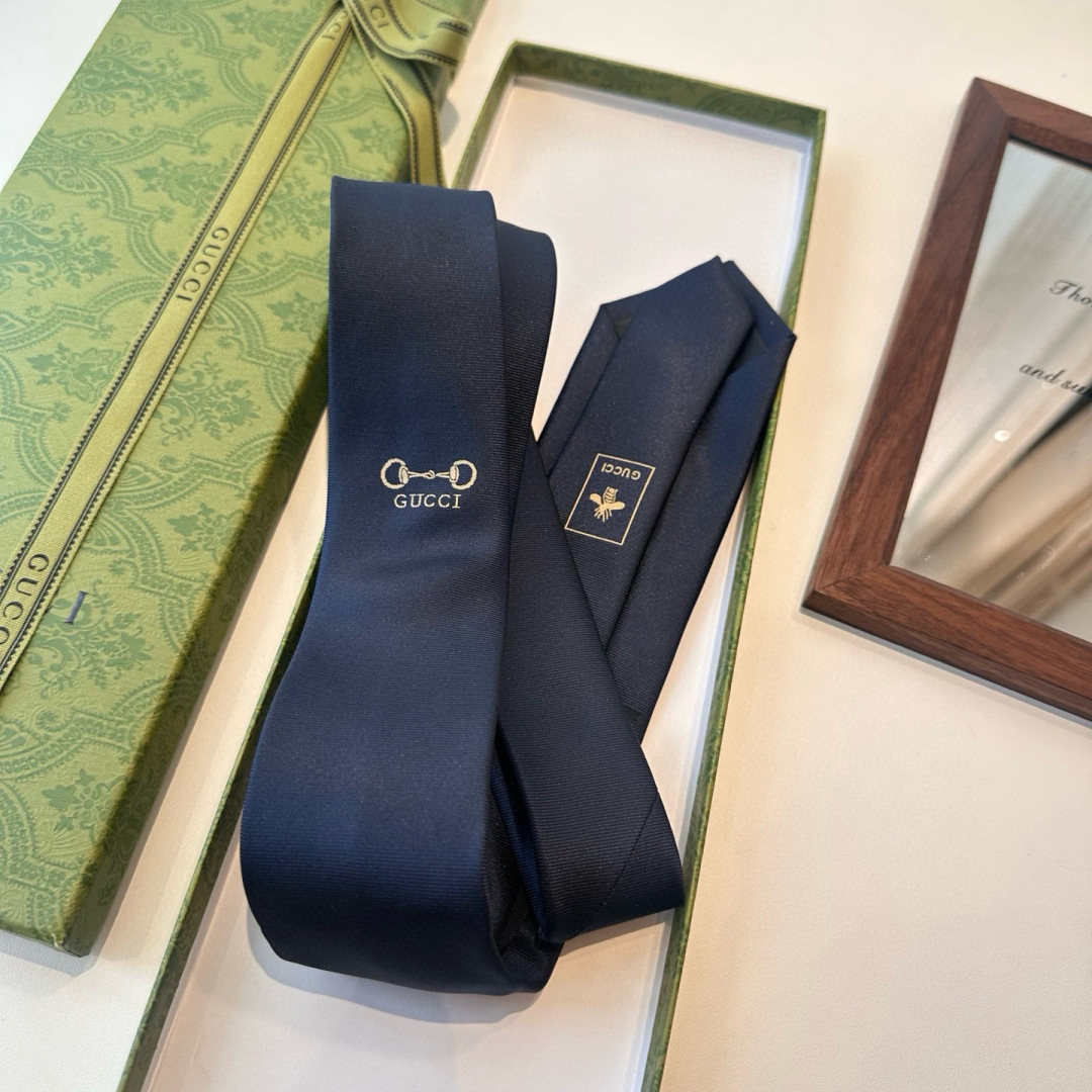 馬蹄銃柄 ネクタイ グッチ風 結婚式 ホスト 衣装 高級シルク調 光沢 ネイビー