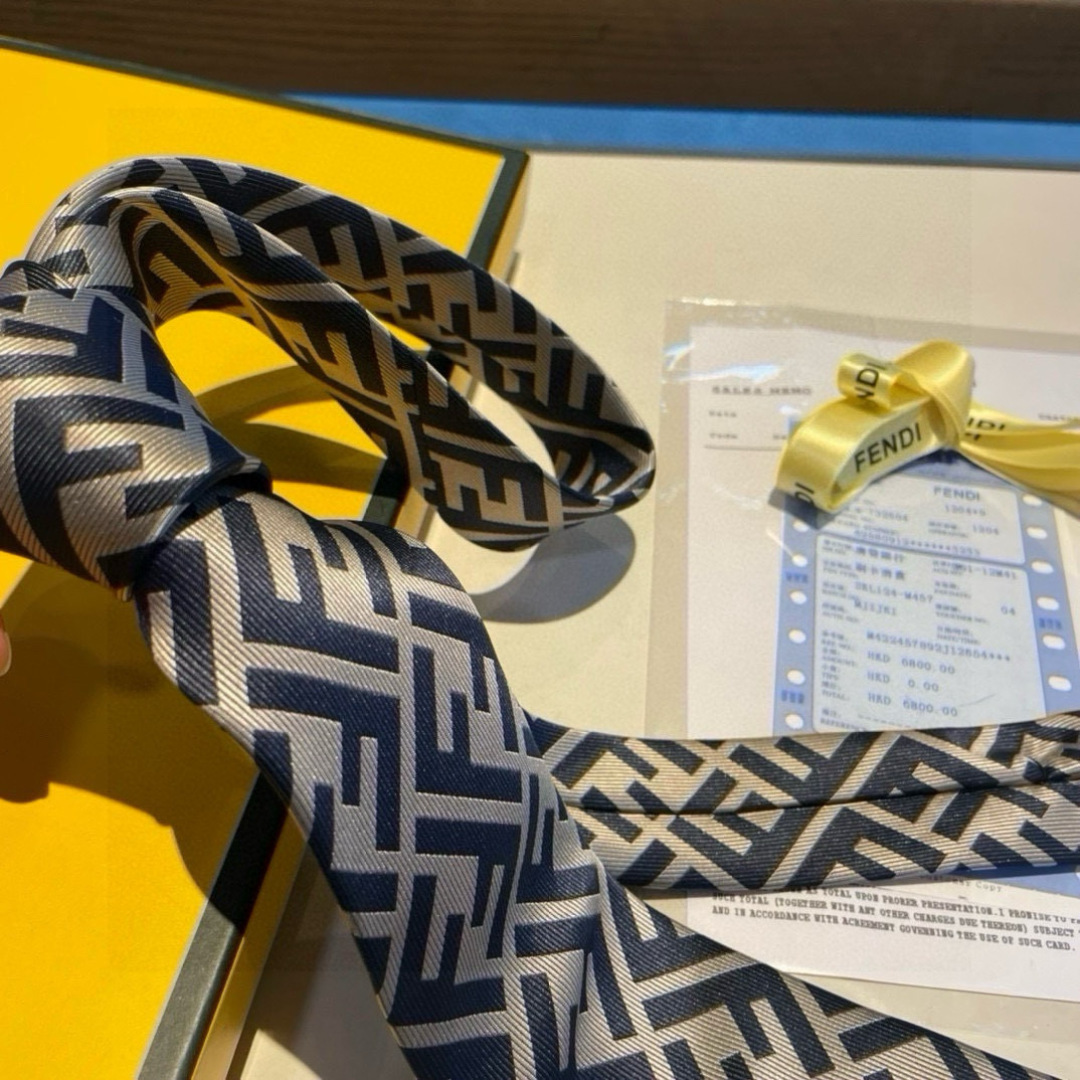 FENDI風 ネクタイ フェラガモ調 結婚式 ホスト 衣装 高級シルク調 光沢 ネイビー - 画像 8