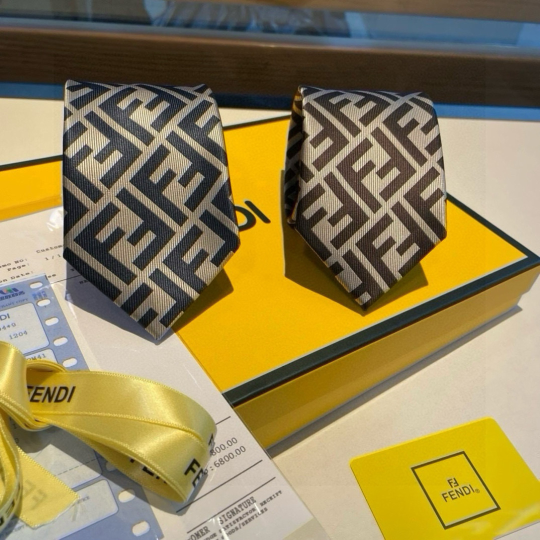 FENDI風 ネクタイ ハイブランド調 結婚式 ホスト 衣装 高級シルク調 光沢 ネイビー