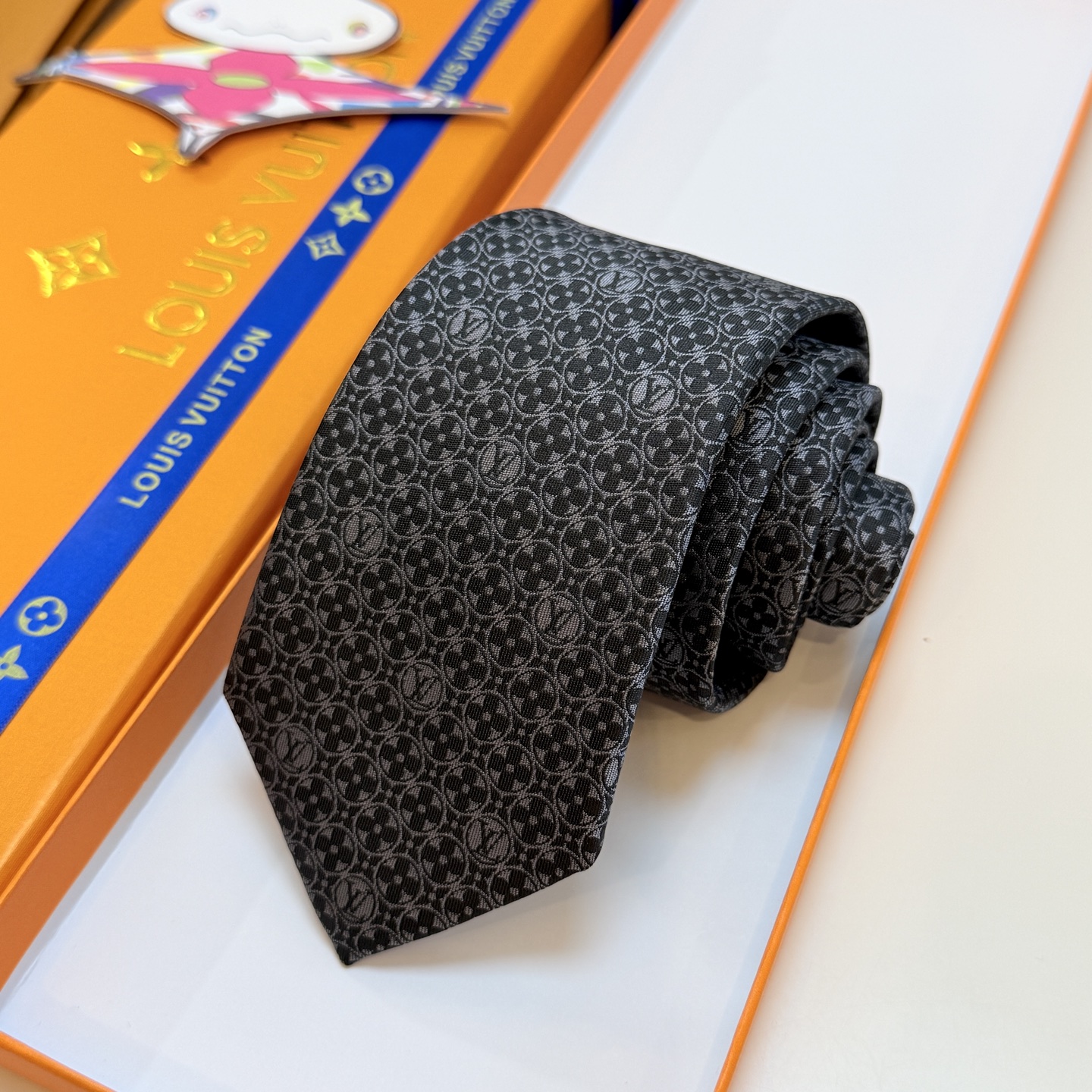 モノグラムフラワー柄 ネクタイ ルイヴィトン風 プレゼント ホスト 衣装 高級シルク調 光沢 ネイビー - 画像 5