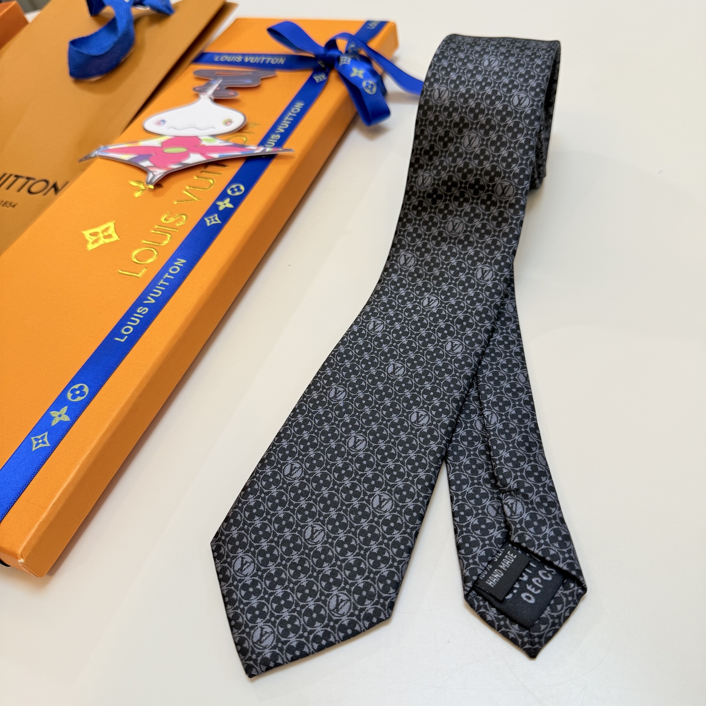 モノグラムフラワー柄 ネクタイ ルイヴィトン風 プレゼント ホスト 衣装 高級シルク調 光沢 ネイビー - 画像 8