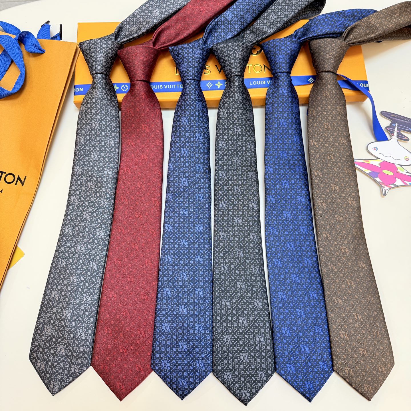 モノグラムフラワー ネクタイ ルイヴィトン風 プレゼント ホスト 衣装 高級シルク調 光沢 ネイビー - 画像 4