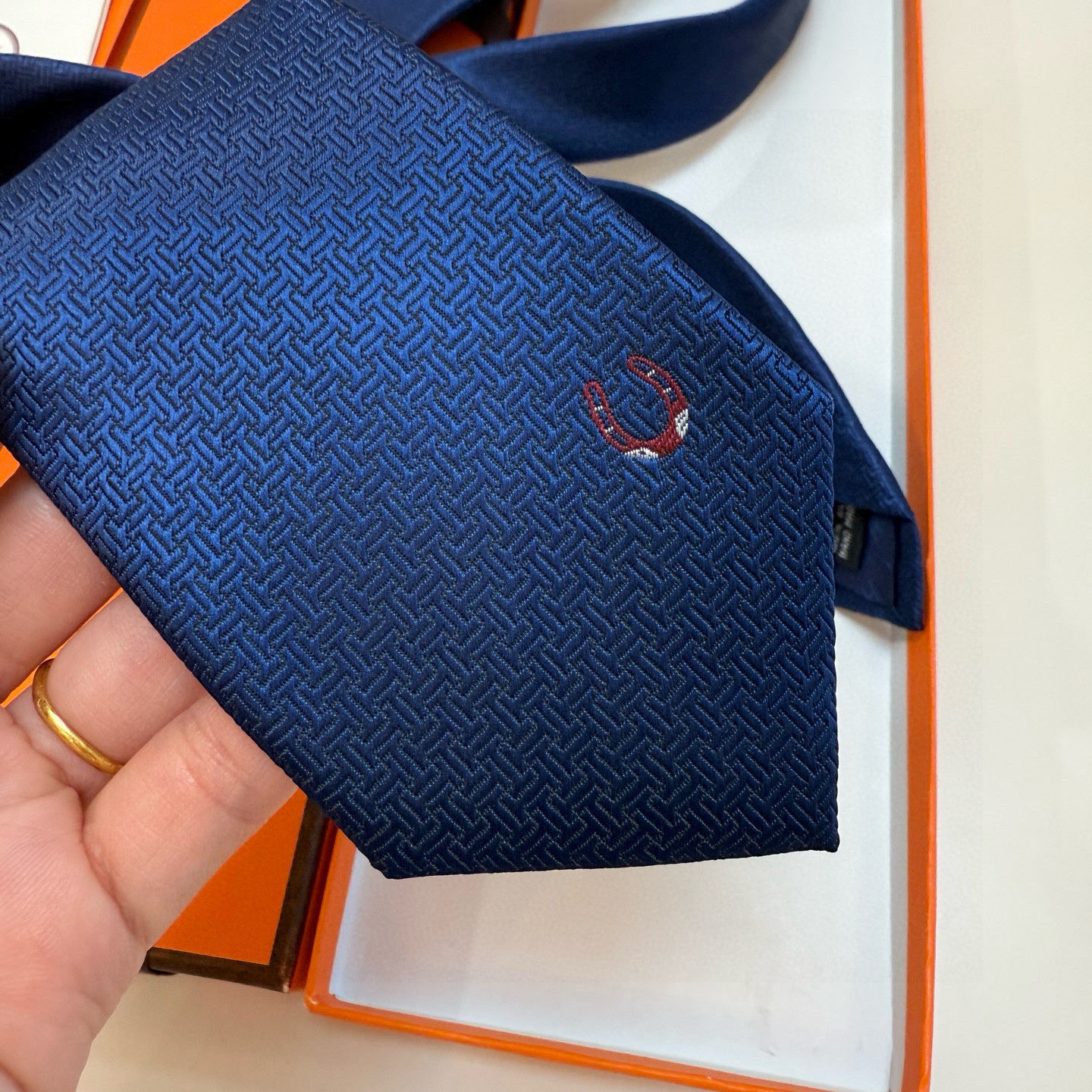 H織り ネクタイ ハイブランド調 結婚式 ホスト 衣装 高級シルク調 光沢 海軍藍 - 画像 4