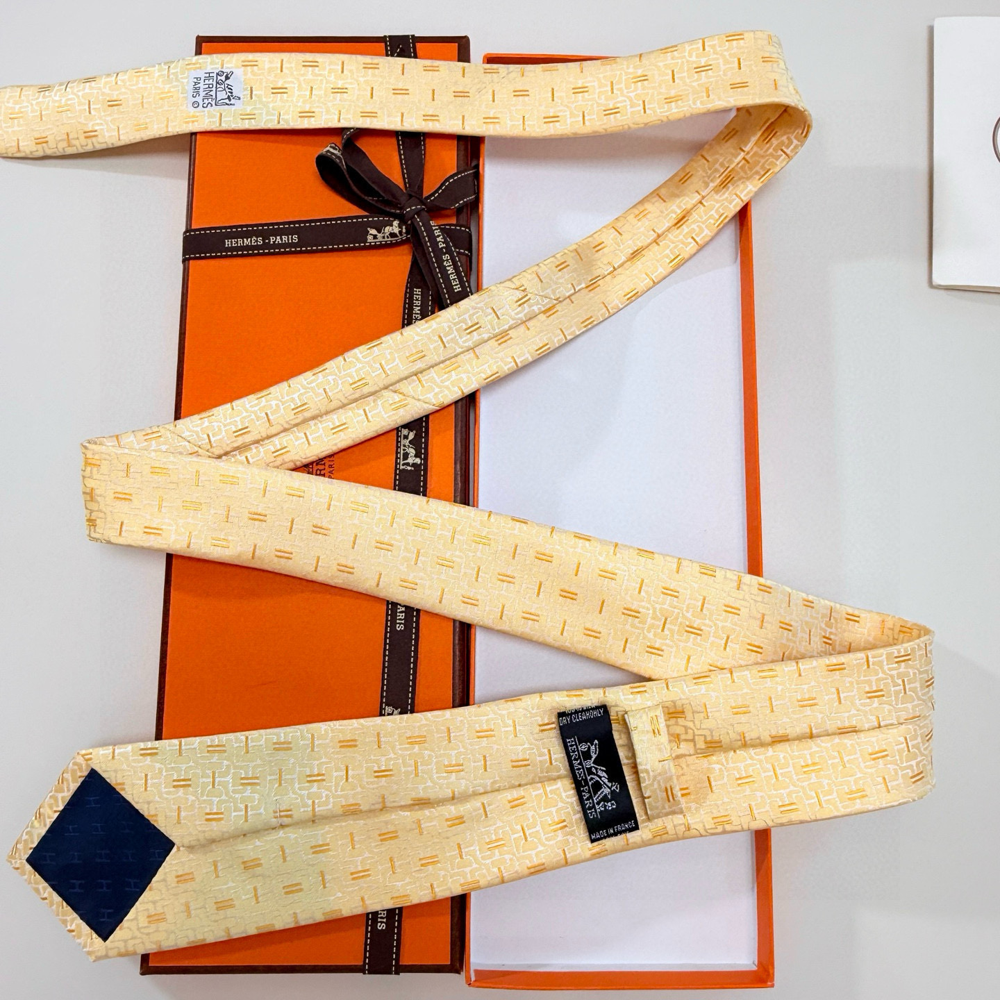 H柄 ネクタイ ハイブランド調 結婚式 プレゼント 衣装 高級シルク調 光沢 イエロー - 画像 9