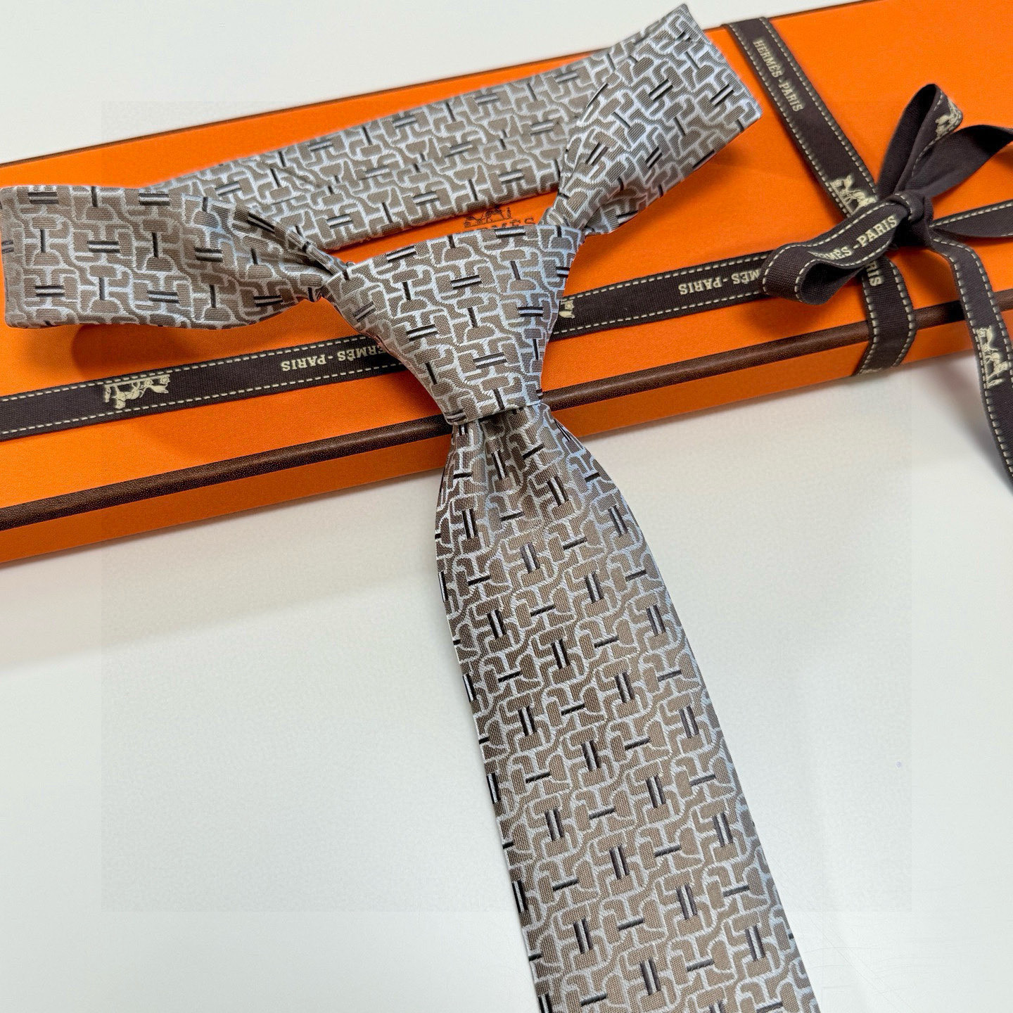 H織り ネクタイ ハンドメイド調 結婚式 ホスト 衣装 高級シルク調 光沢 ネイビー - 画像 2