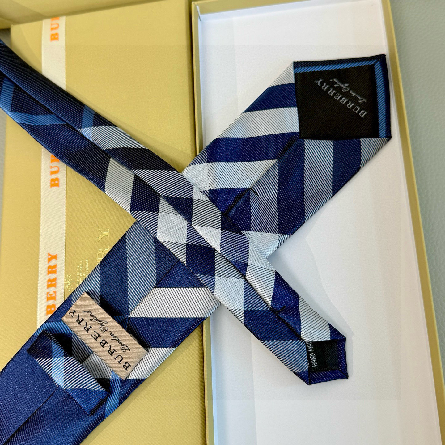 チェック柄 ネクタイ バーバリーロゴ風 結婚式 ホスト 衣装 高級シルク調 光沢 ネイビー - 画像 9