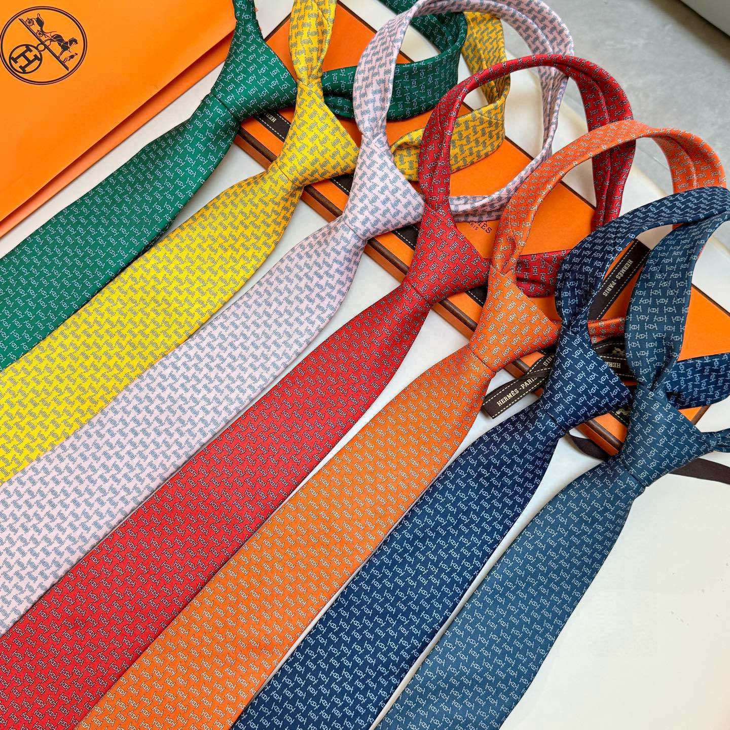 H柄 ネクタイ ハイブランド調 プレゼント 結婚式 ホスト 衣装 高級シルク調 光沢 ライトブルー - 画像 2