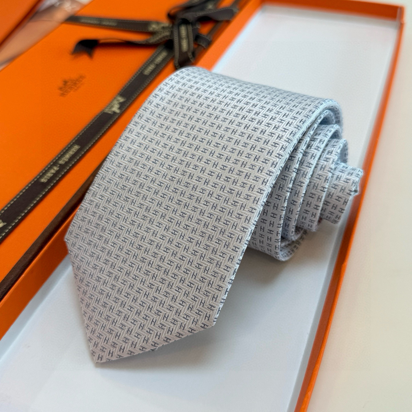 H織り ネクタイ ハイブランド調 結婚式 ホスト 衣装 高級シルク調 光沢 水色