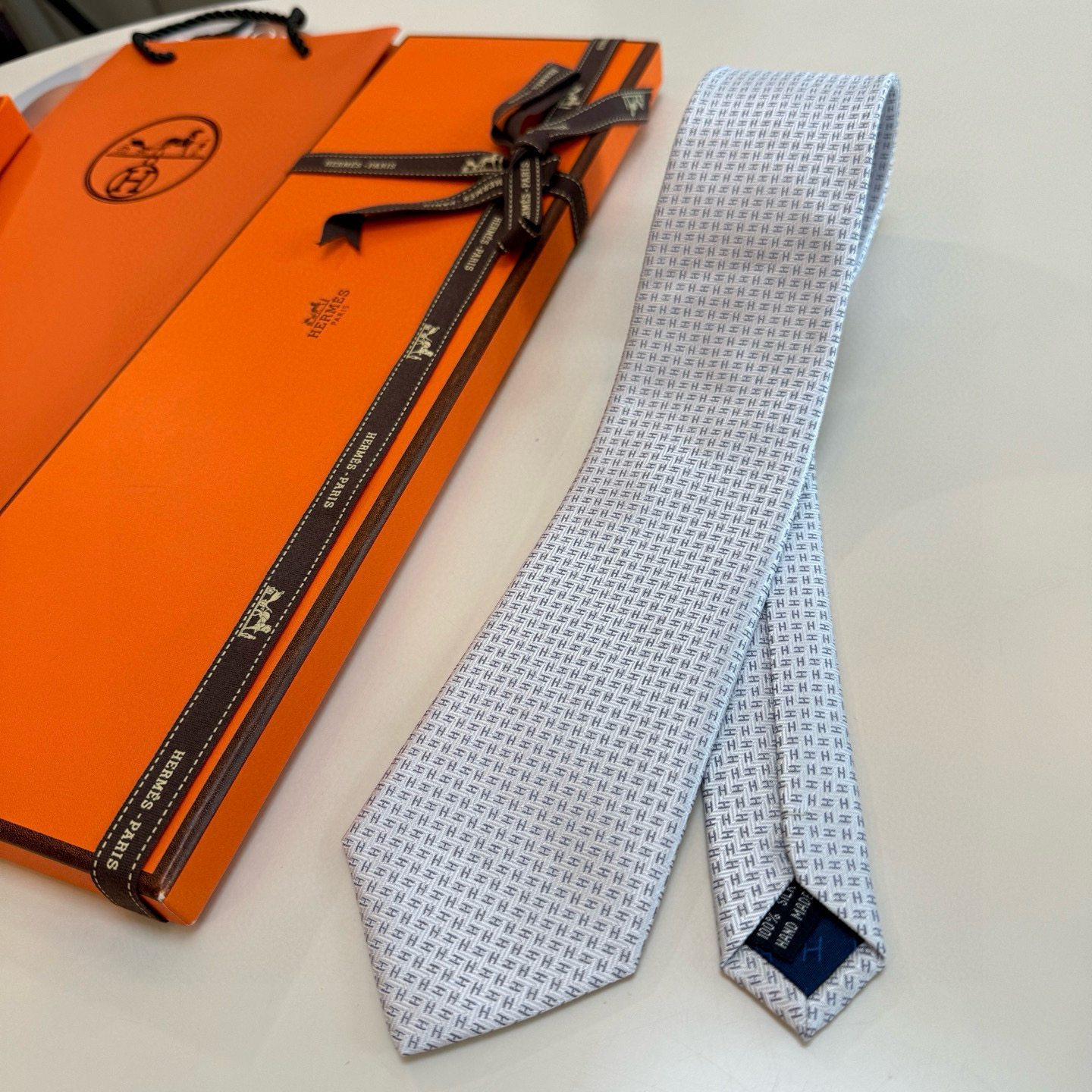 H織り ネクタイ ハイブランド調 結婚式 ホスト 衣装 高級シルク調 光沢 水色 - 画像 5