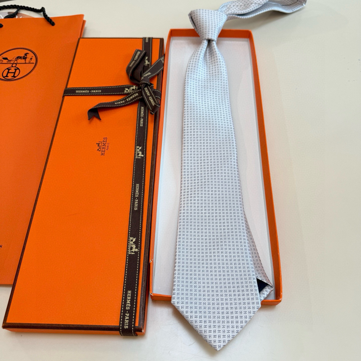 H織り ネクタイ ハイブランド調 結婚式 ホスト 衣装 高級シルク調 光沢 水色 - 画像 6
