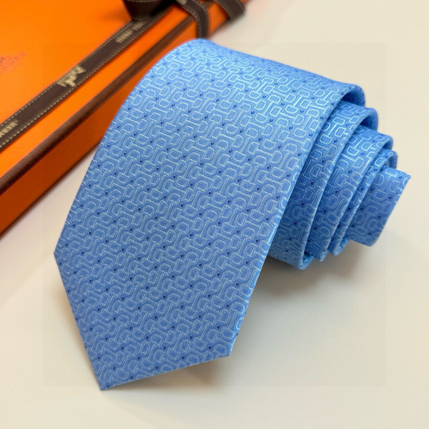 H織り ネクタイ ハイブランド調 結婚式 ホスト 衣装 高級シルク調 光沢 水色 - 画像 1