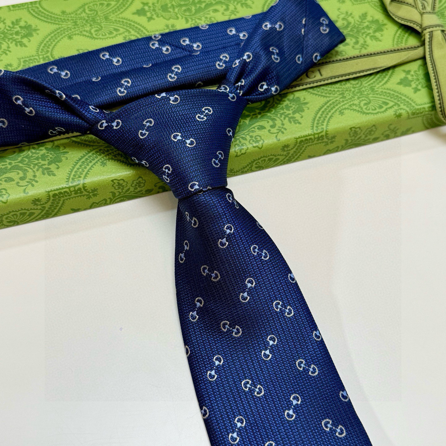 GG柄 ネクタイ グッチ調 結婚式 ホスト 衣装 高級シルク調 光沢 ネイビー - 画像 3