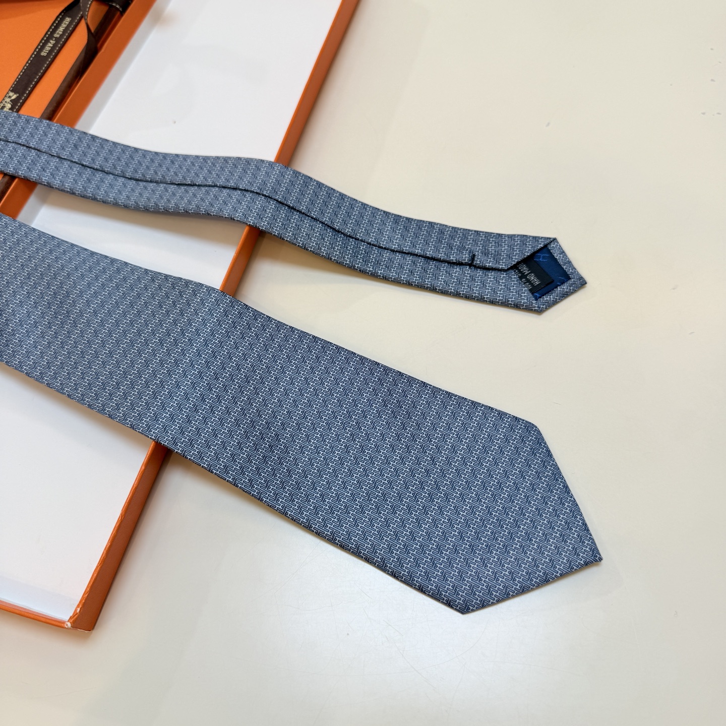 H織り ネクタイ ハイブランド調 結婚式 ホスト 衣装 高級シルク調 光沢 水色 - 画像 5