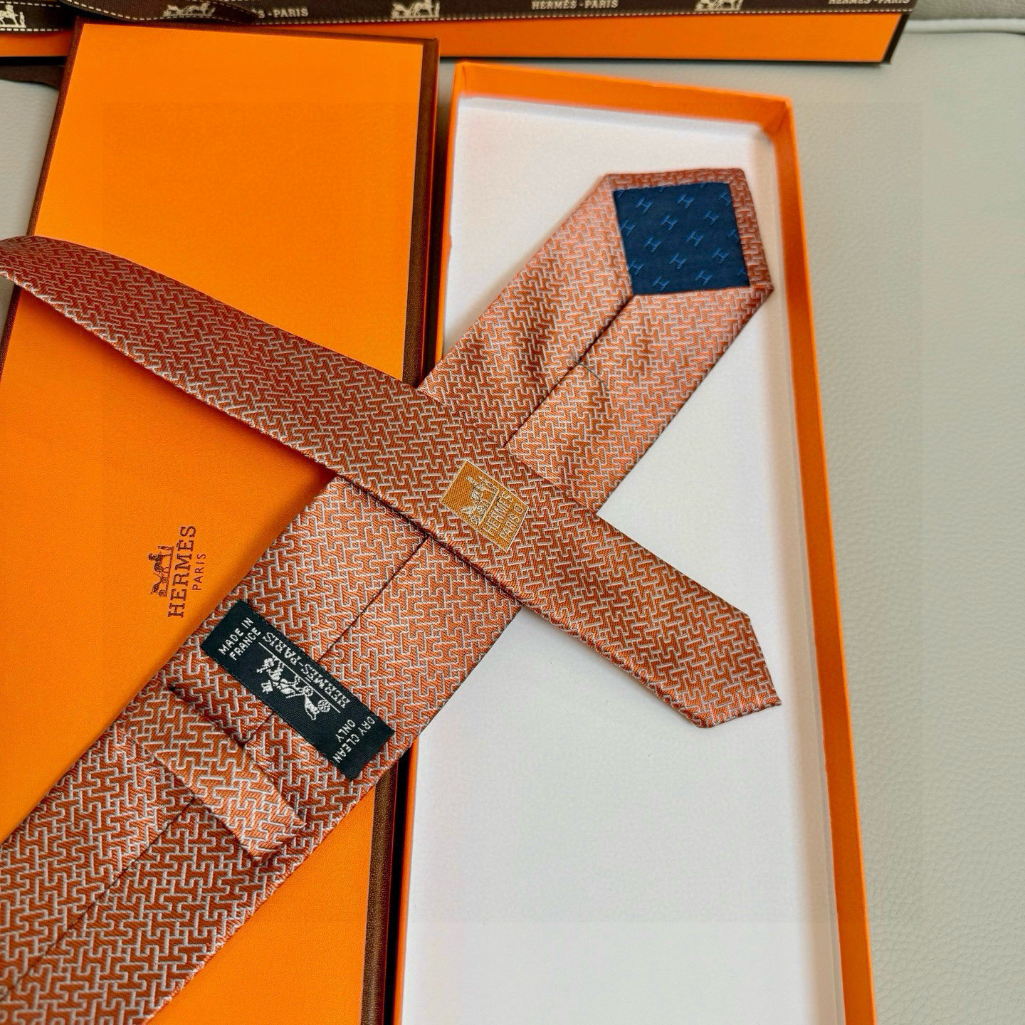 H織り ネクタイ ヘリメス風 結婚式 ホスト 衣装 高級シルク調 光沢 オレンジ - 画像 9