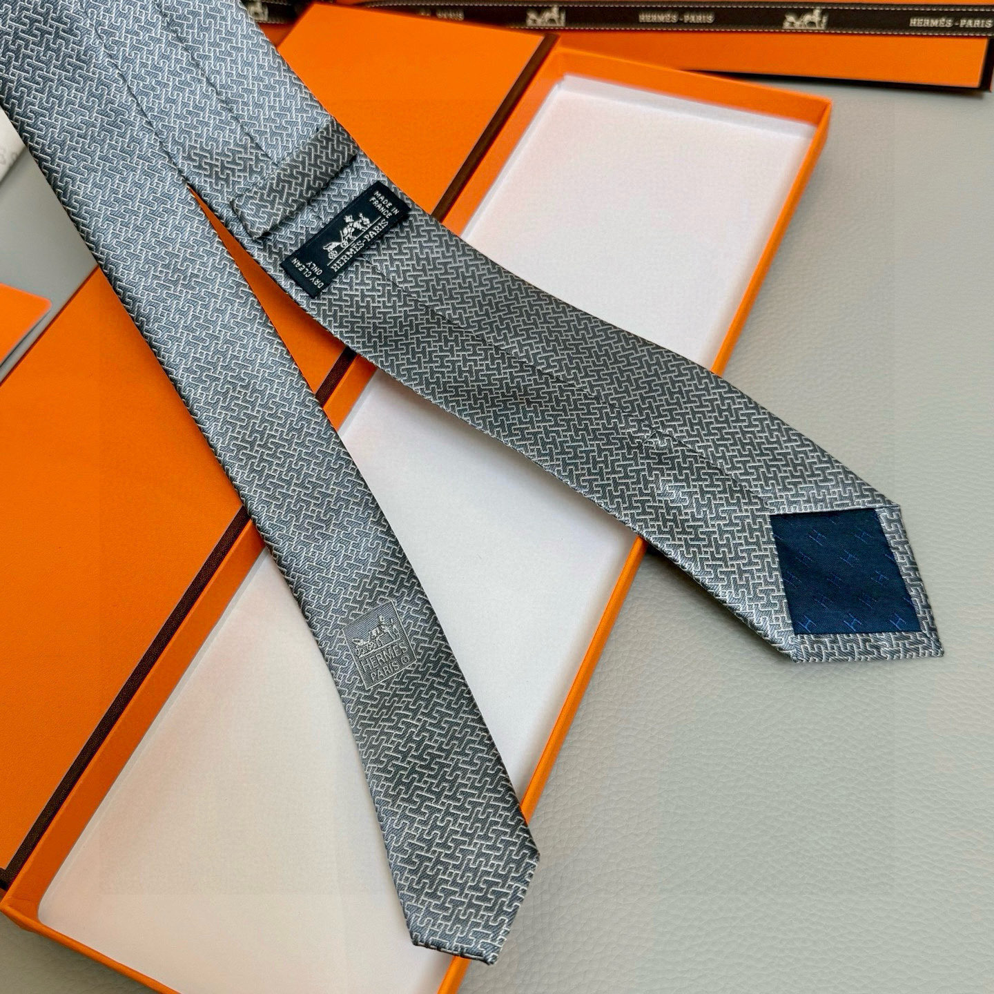 H織り ネクタイ ハイブランド調 結婚式 ホスト 衣装 高級シルク調 光沢 水色 - 画像 7