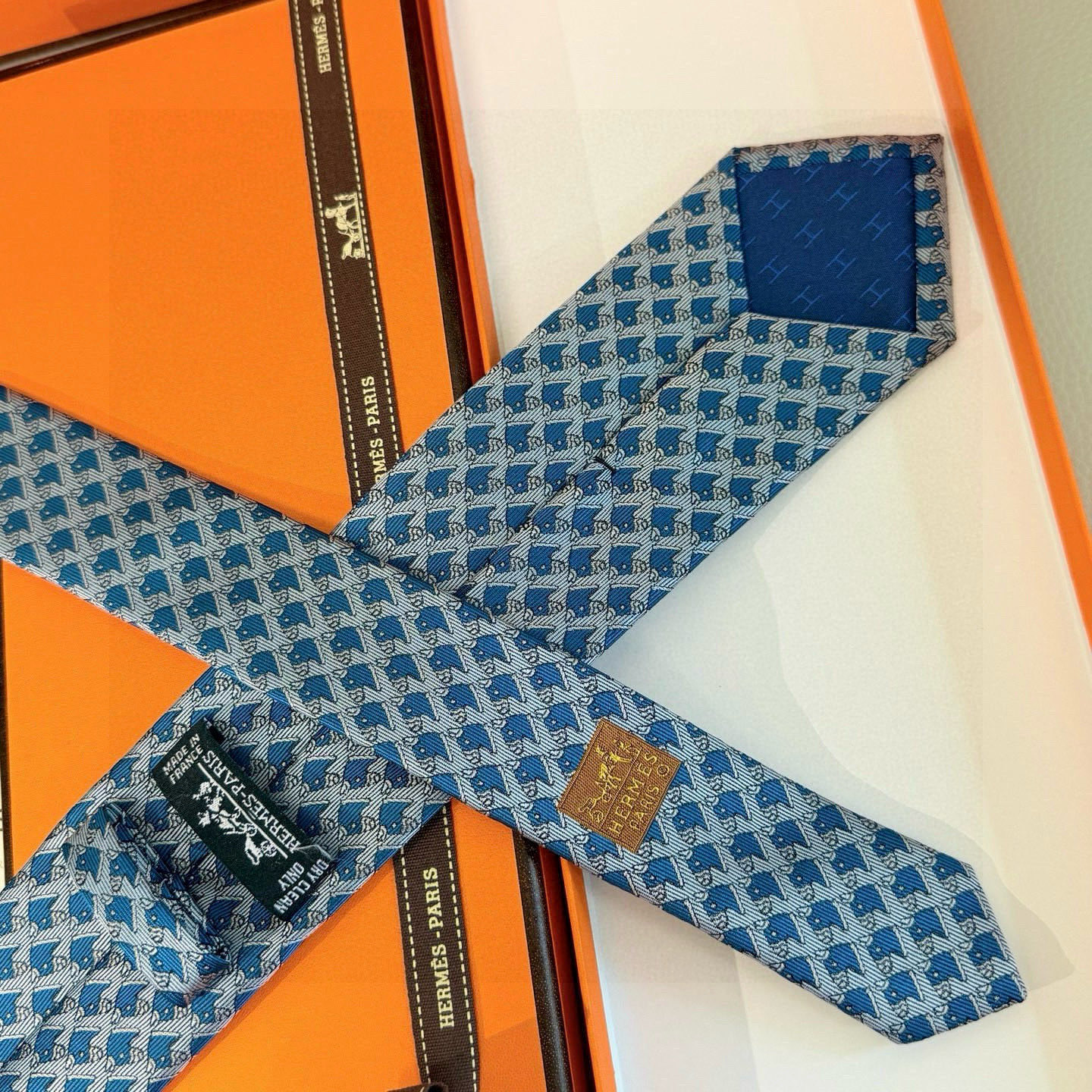 H柄 ネクタイ ハイブランド調 結婚式 ホスト 衣装 高級シルク調 光沢 水色 - 画像 7