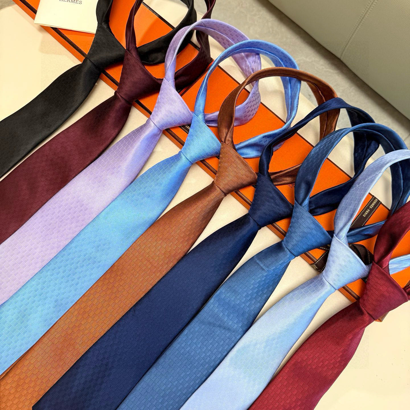 H織り ネクタイ ハイブランド調 結婚式 ホスト 衣装 高級シルク調 光沢 ネイビー - 画像 6