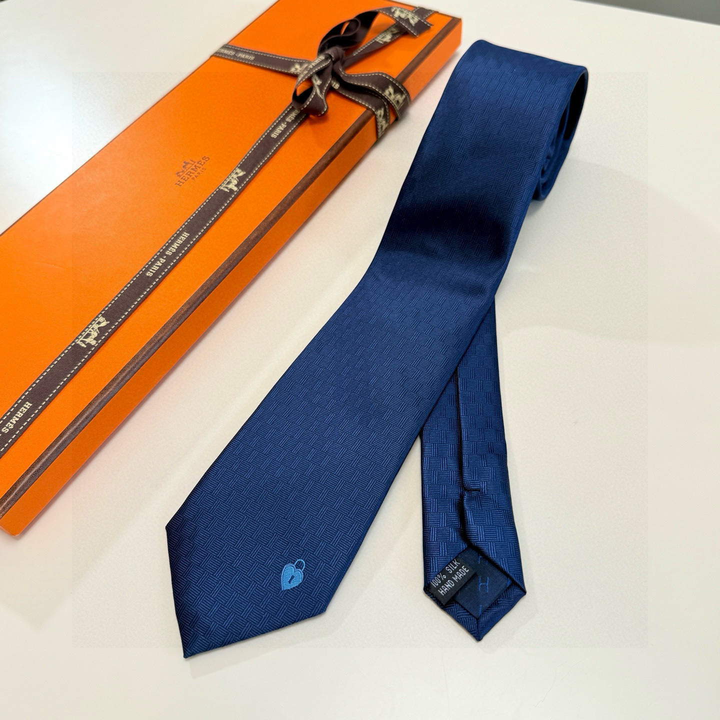 H織り ネクタイ ハイブランド調 結婚式 ホスト 衣装 高級シルク調 光沢 ネイビー - 画像 9