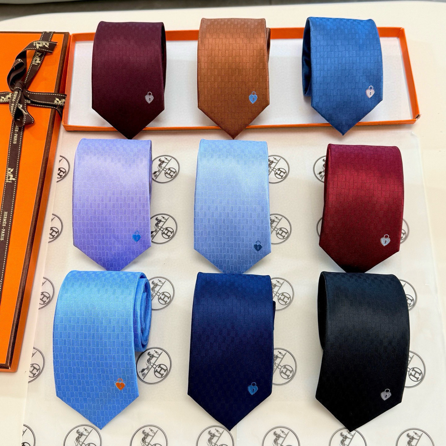 H織り ネクタイ ハイブランド調 結婚式 ホスト 衣装 高級シルク調 光沢 ネイビー - 画像 5