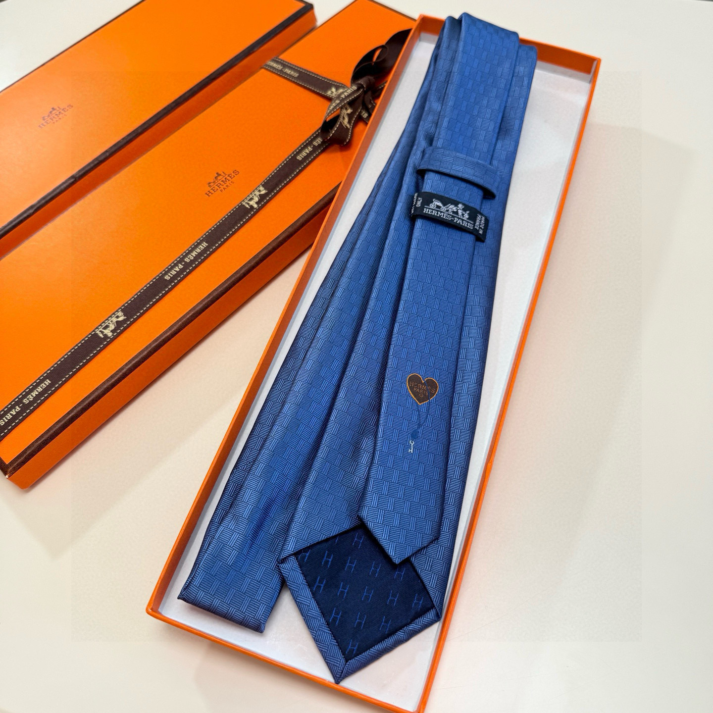 H織り ネクタイ ハイブランド調 結婚式 ホスト 衣装 高級シルク調 光沢 ネイビー - 画像 7