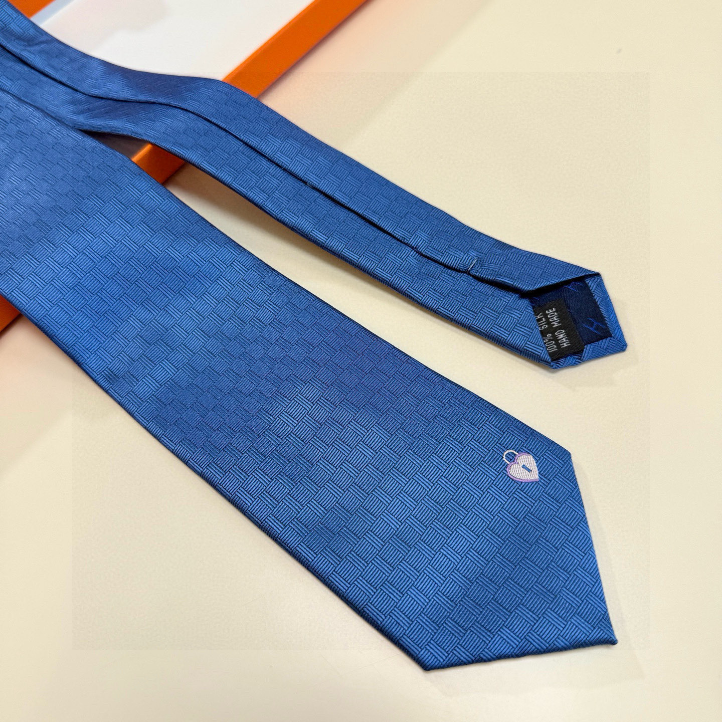 H織り ネクタイ ハイブランド調 結婚式 ホスト 衣装 高級シルク調 光沢 ネイビー - 画像 8