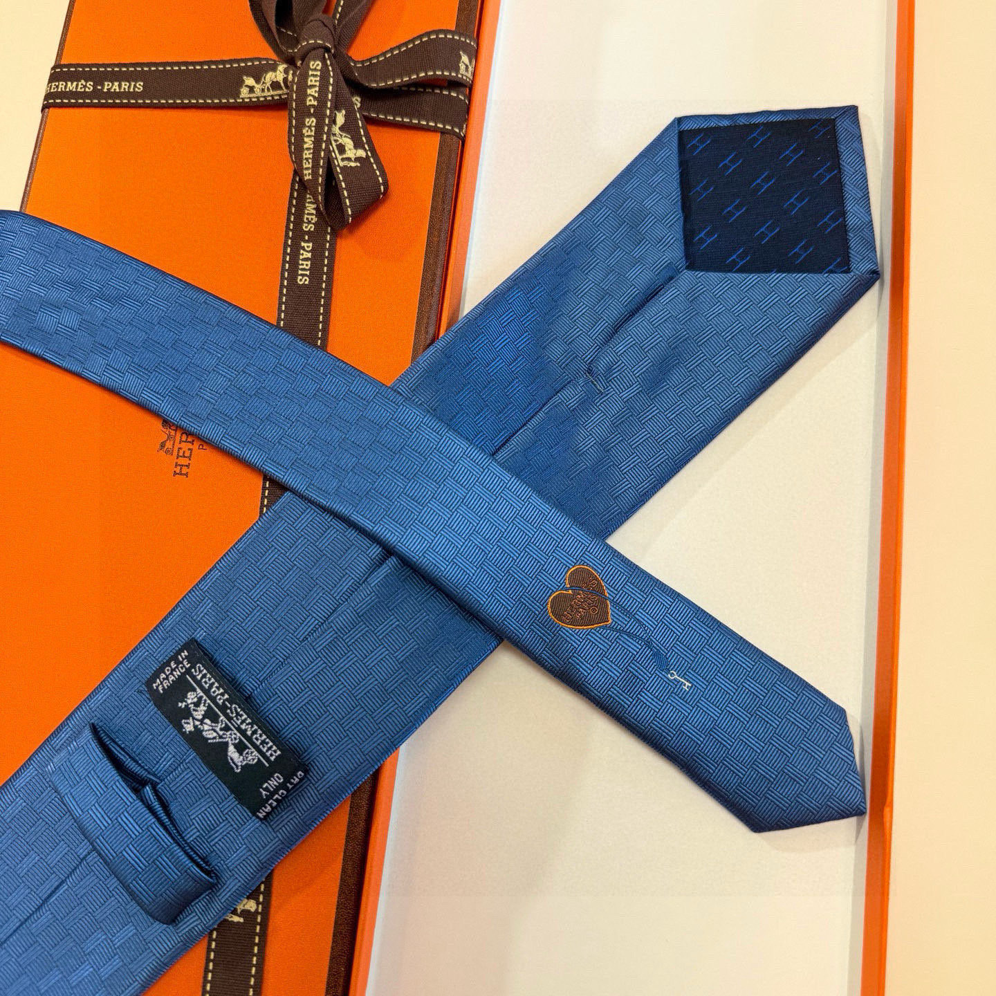 H織り ネクタイ ハイブランド調 結婚式 ホスト 衣装 高級シルク調 光沢 ネイビー - 画像 9