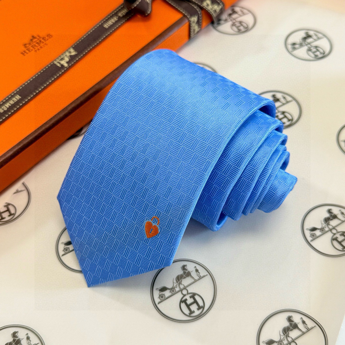 ヘリス風 ネクタイ ハイブランド調 結婚式 ホスト プレゼント 高級シルク調 光沢 ライトブルー - 画像 3