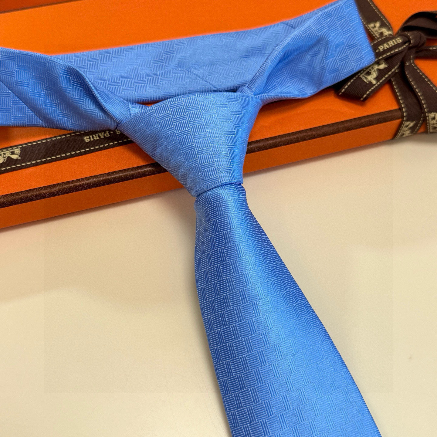 ヘリス風 ネクタイ ハイブランド調 結婚式 ホスト プレゼント 高級シルク調 光沢 ライトブルー - 画像 9