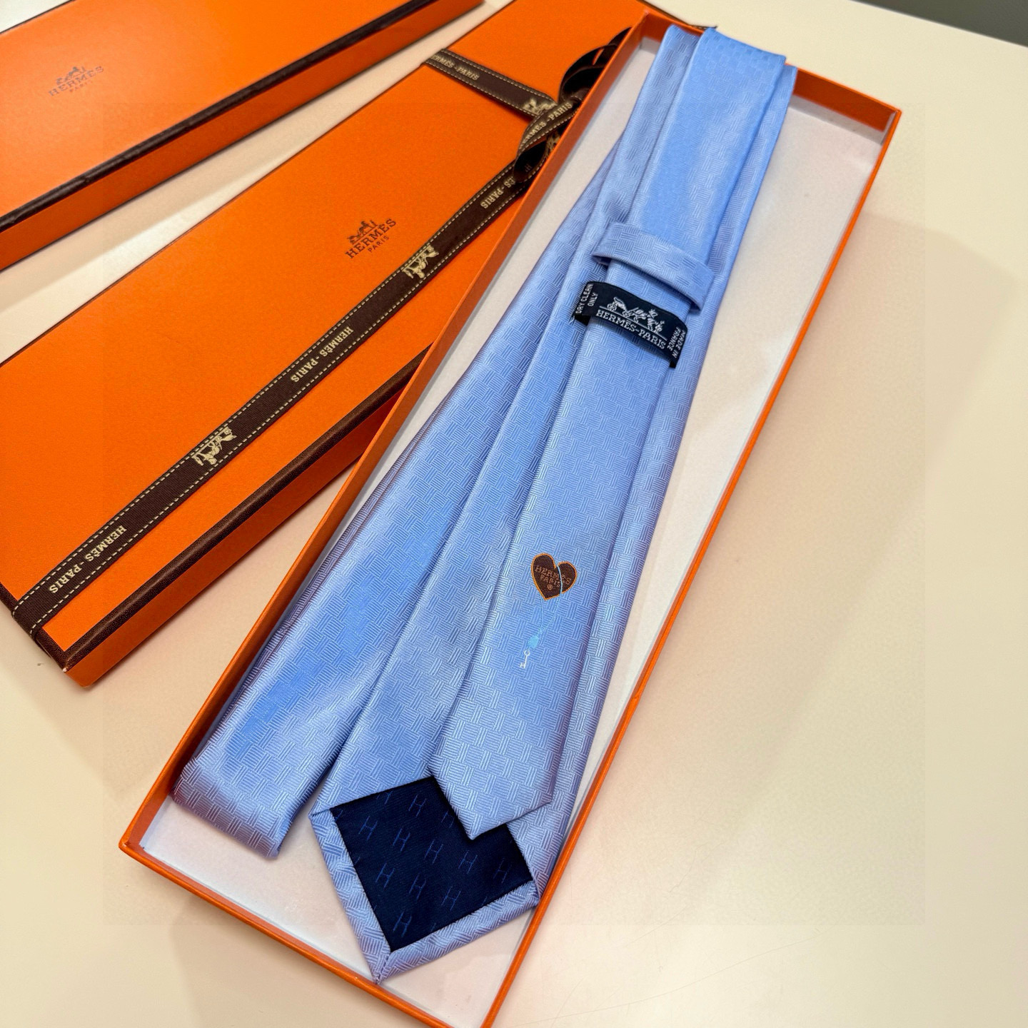 ハート柄 ネクタイ ヘレニス風 結婚式 ホスト 衣装 高級シルク調 光沢 水色 - 画像 8