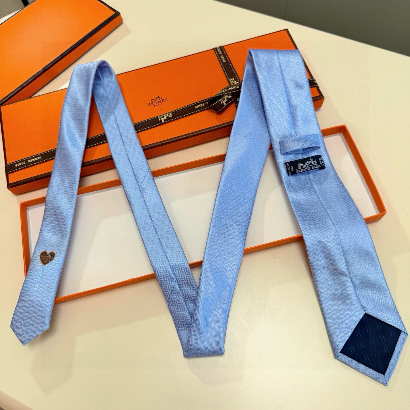 ハート柄 ネクタイ ヘレニス風 結婚式 ホスト 衣装 高級シルク調 光沢 水色 - 画像 9