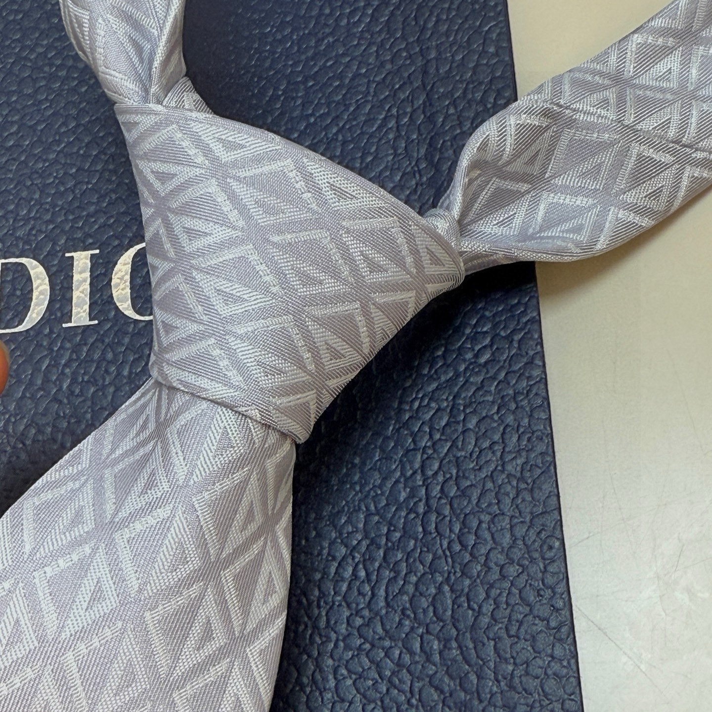 ダイヤモンド柄 ネクタイ ディオール調 結婚式 ホスト プレゼント 高級シルク調 光沢 水色 - 画像 4