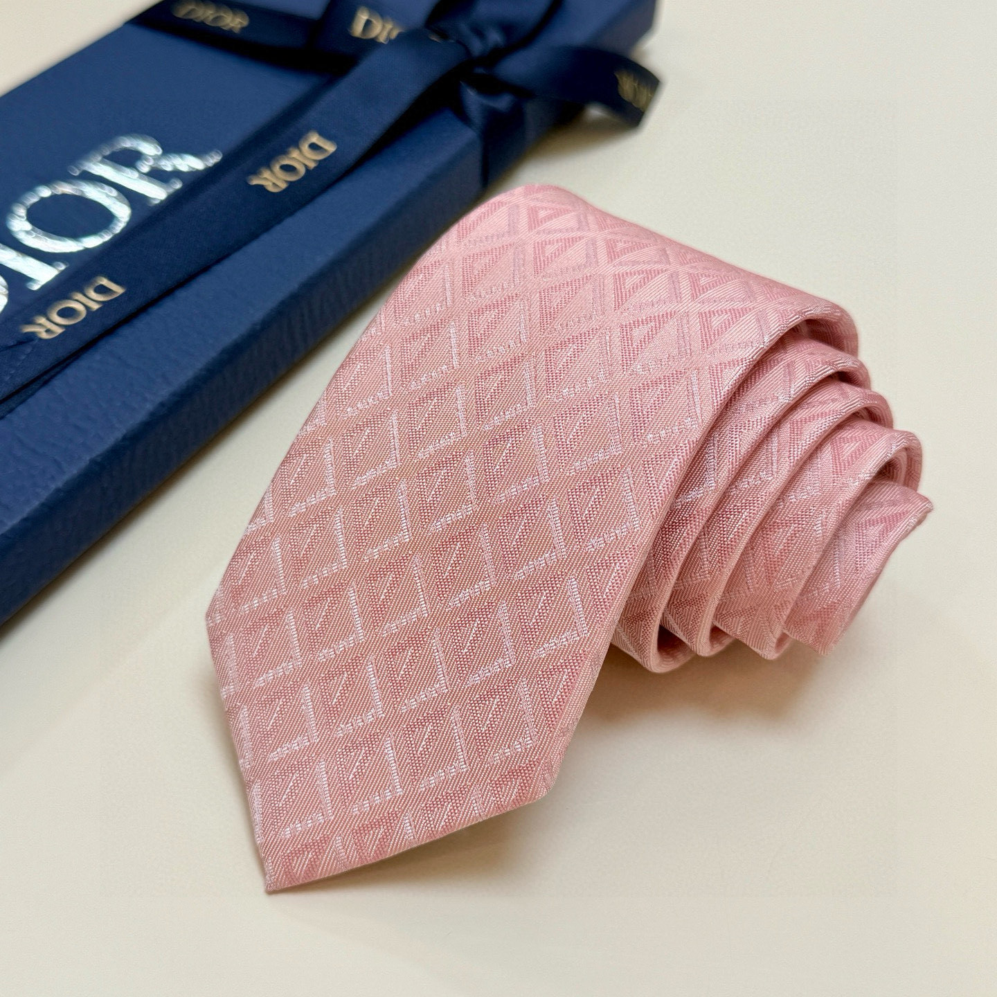 ダイヤモンド柄 ネクタイ ダイヤモンド風 ホスト パーティ 結婚式 高級シルク調 光沢 水色