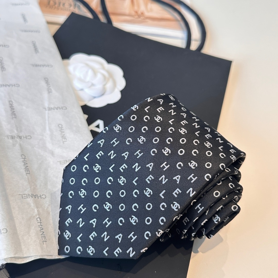 CHANEL風 スカーフ柄 ネクタイ フェラガモ調 ホスト 衣装 高級シルク調 光沢 ネイビー