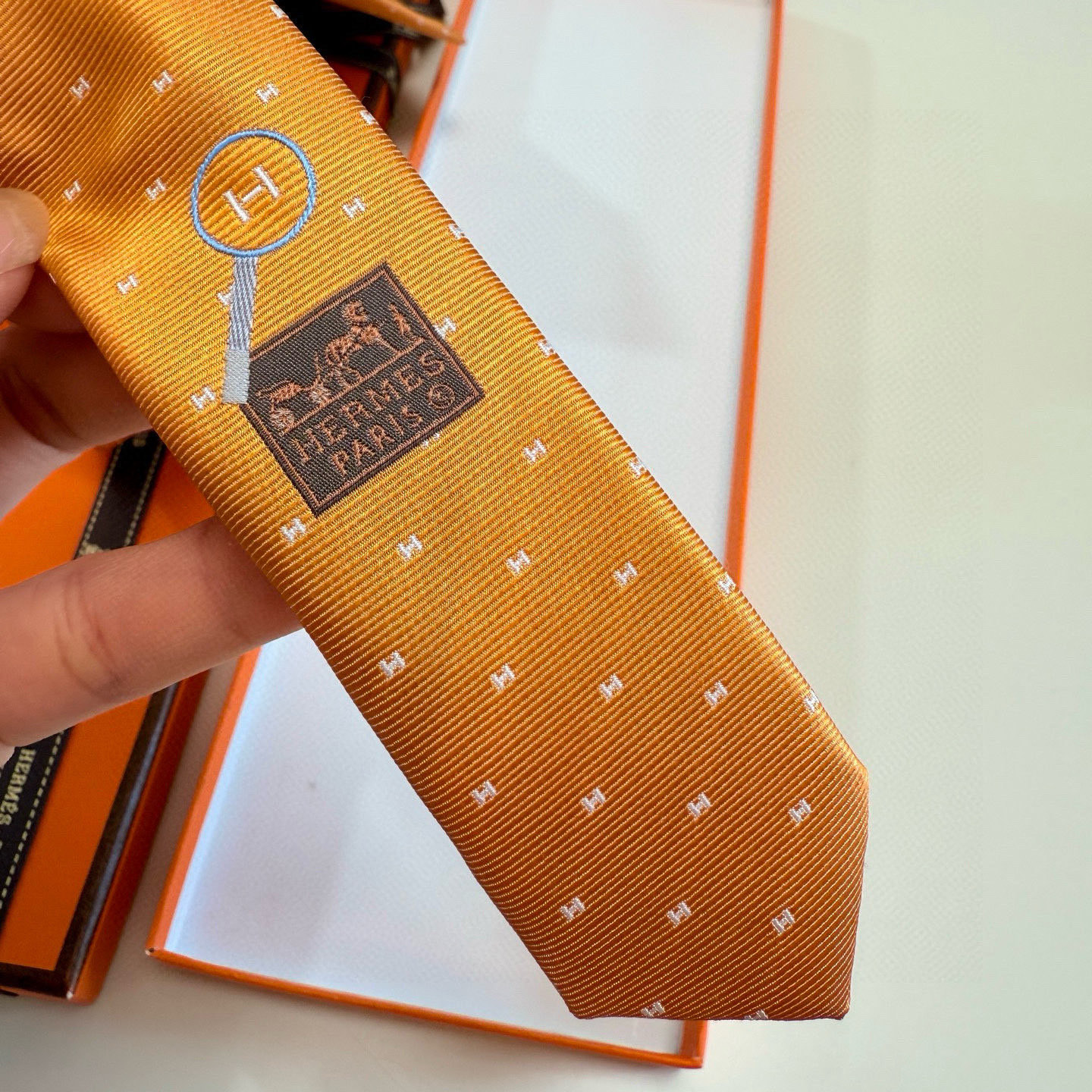 H織り ネクタイ ハイブランド調 結婚式 ホスト 衣装 高級シルク調 光沢 橙色 - 画像 2
