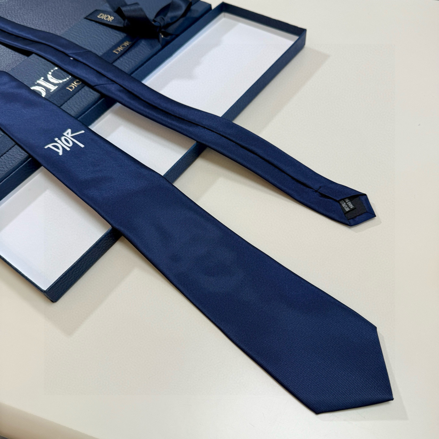 ディオール風 ネクタイ プレゼント ホスト 衣装 高級シルク調 光沢 ネイビー - 画像 6