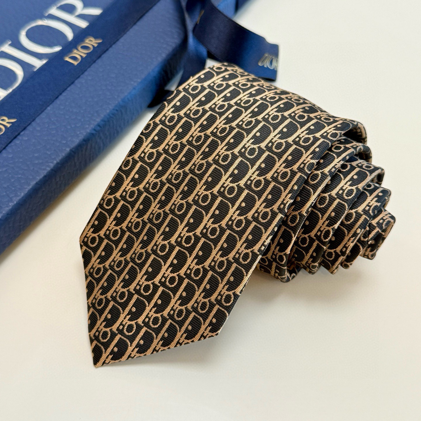 スカーフ柄 チェーン ネクタイ ハイブランド調 ラグジュアリー 派手 ホスト ゴールド ブルー - 画像 3