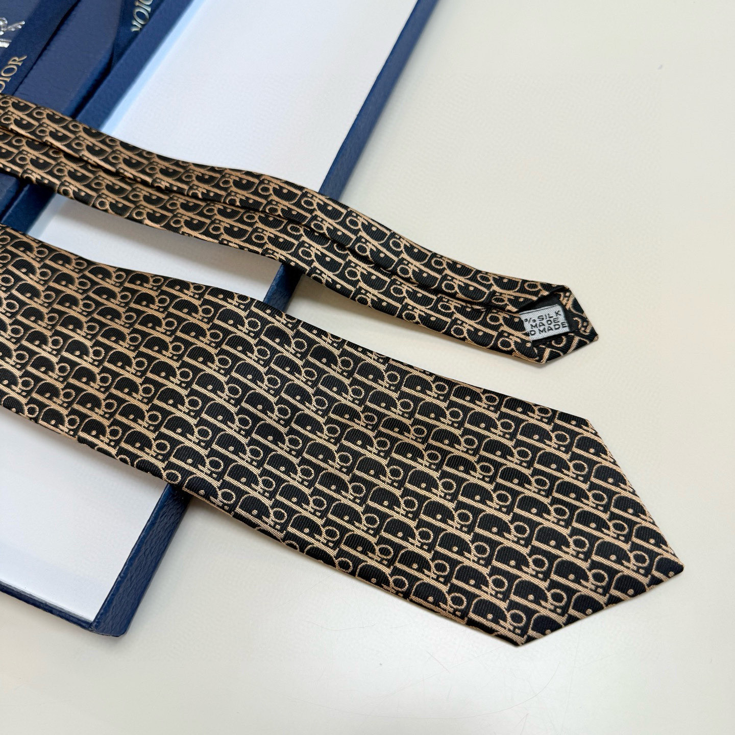 スカーフ柄 チェーン ネクタイ ハイブランド調 ラグジュアリー 派手 ホスト ゴールド ブルー - 画像 5