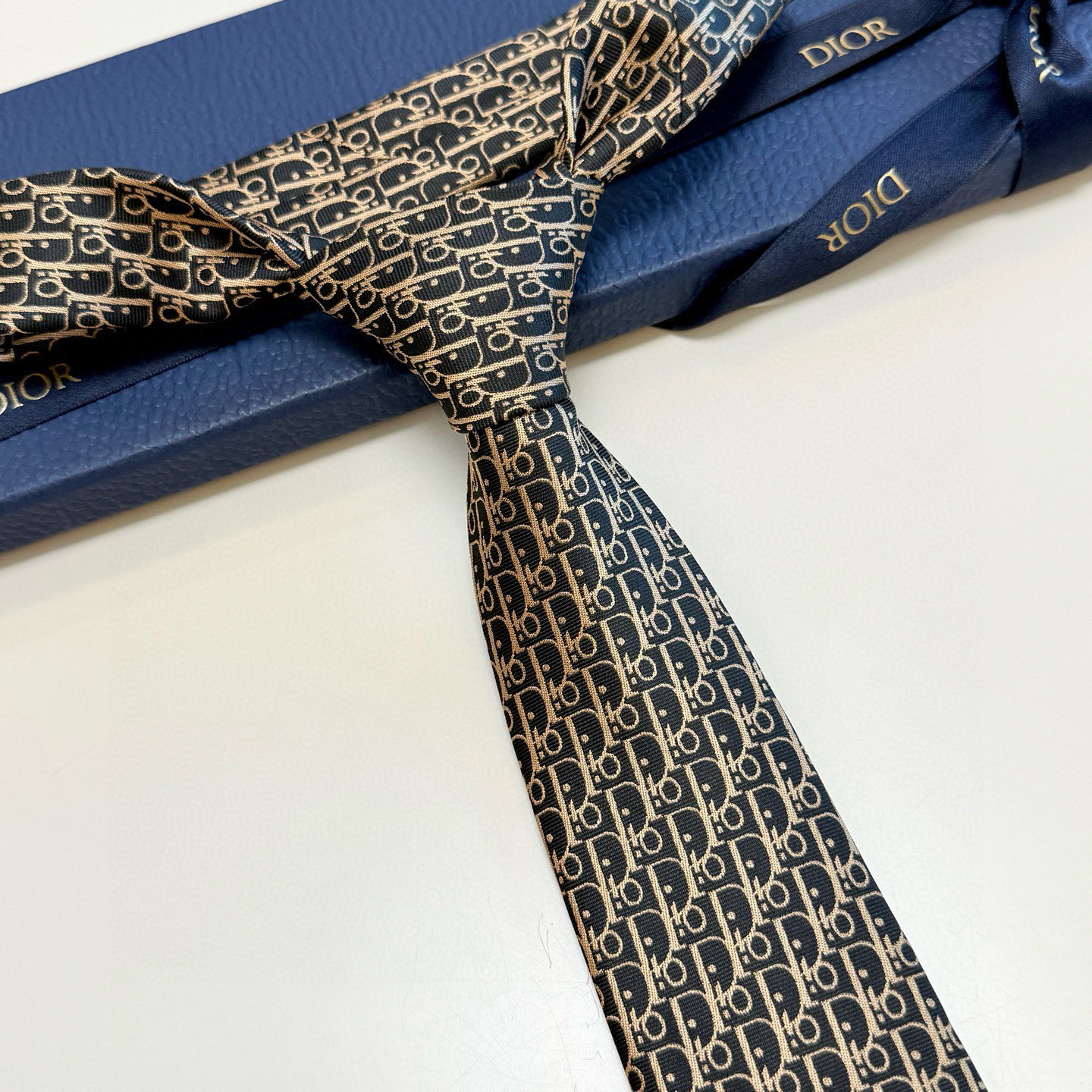 スカーフ柄 チェーン ネクタイ ハイブランド調 ラグジュアリー 派手 ホスト ゴールド ブルー - 画像 8