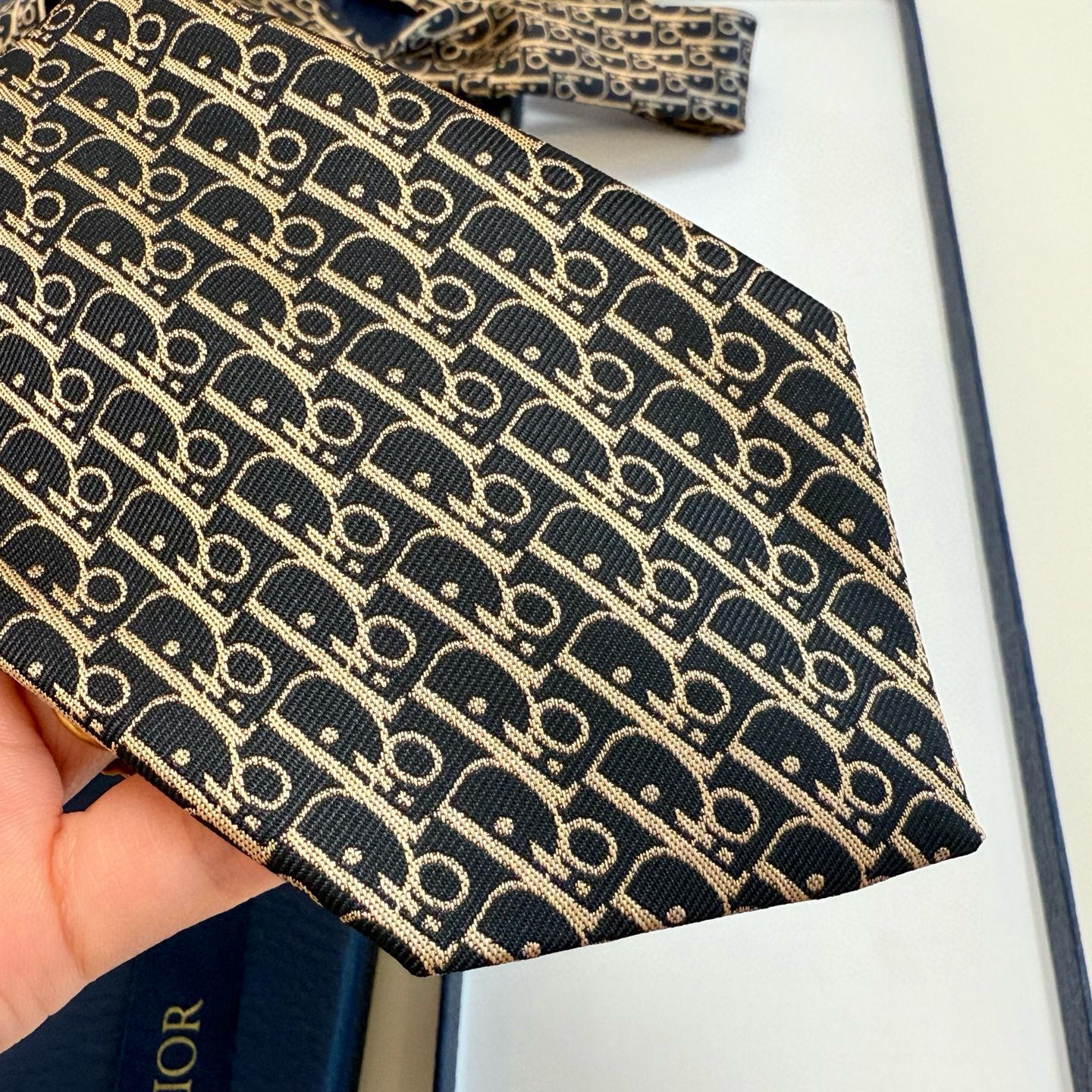 スカーフ柄 チェーン ネクタイ ハイブランド調 ラグジュアリー 派手 ホスト ゴールド ブルー - 画像 9