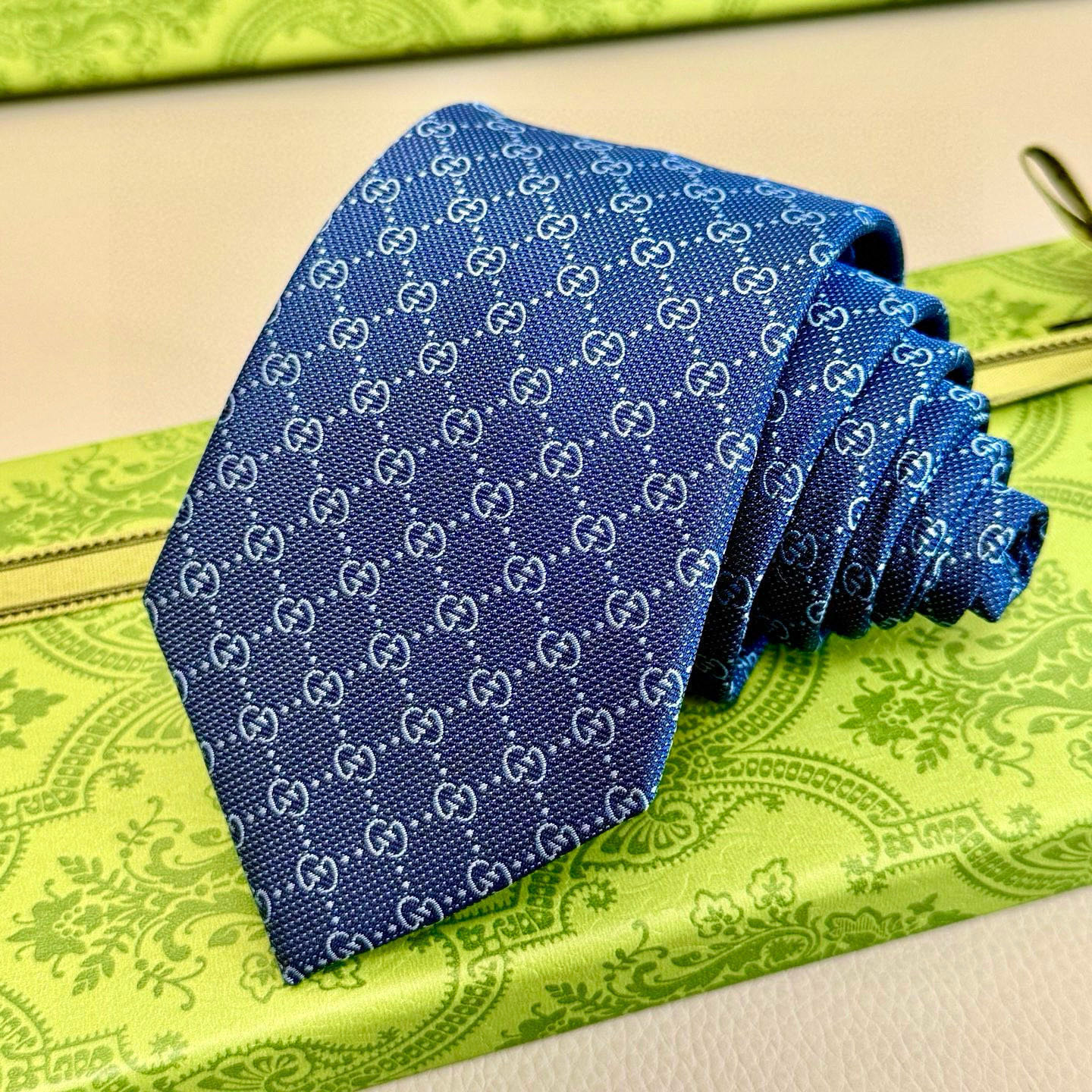 GG柄 ネクタイ グッチ風 結婚式 ホスト 衣装 高級シルク調 光沢 ネイビー - 画像 4