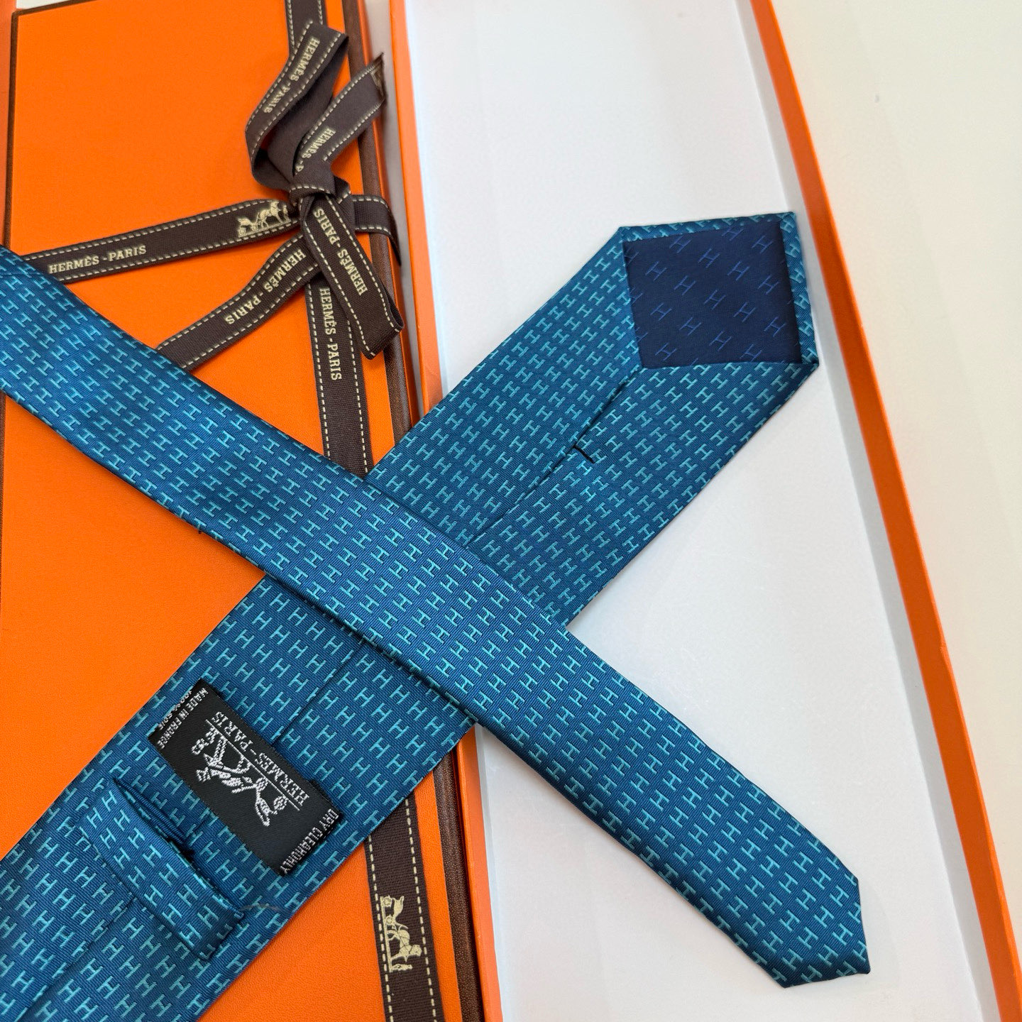 H織り ネクタイ ハイブランド調 結婚式 ホスト 衣装 高級シルク調 光沢 ライトブルー - 画像 9