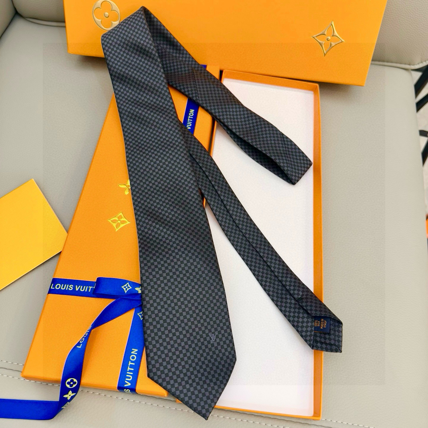 ダミエ柄 ネクタイ ルイヴィトン風 プレゼント 衣装 高級シルク調 光沢 ネイビー - 画像 6