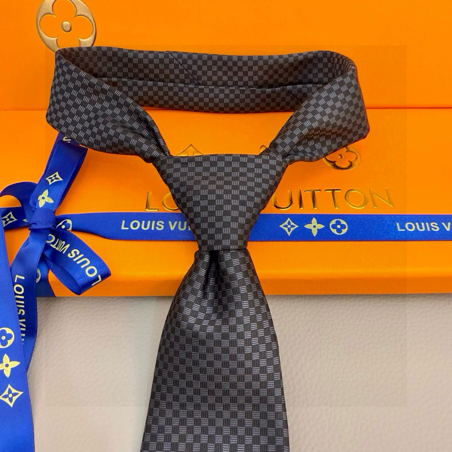 ダミエ柄 ネクタイ ルイヴィトン風 プレゼント 衣装 高級シルク調 光沢 ネイビー - 画像 8
