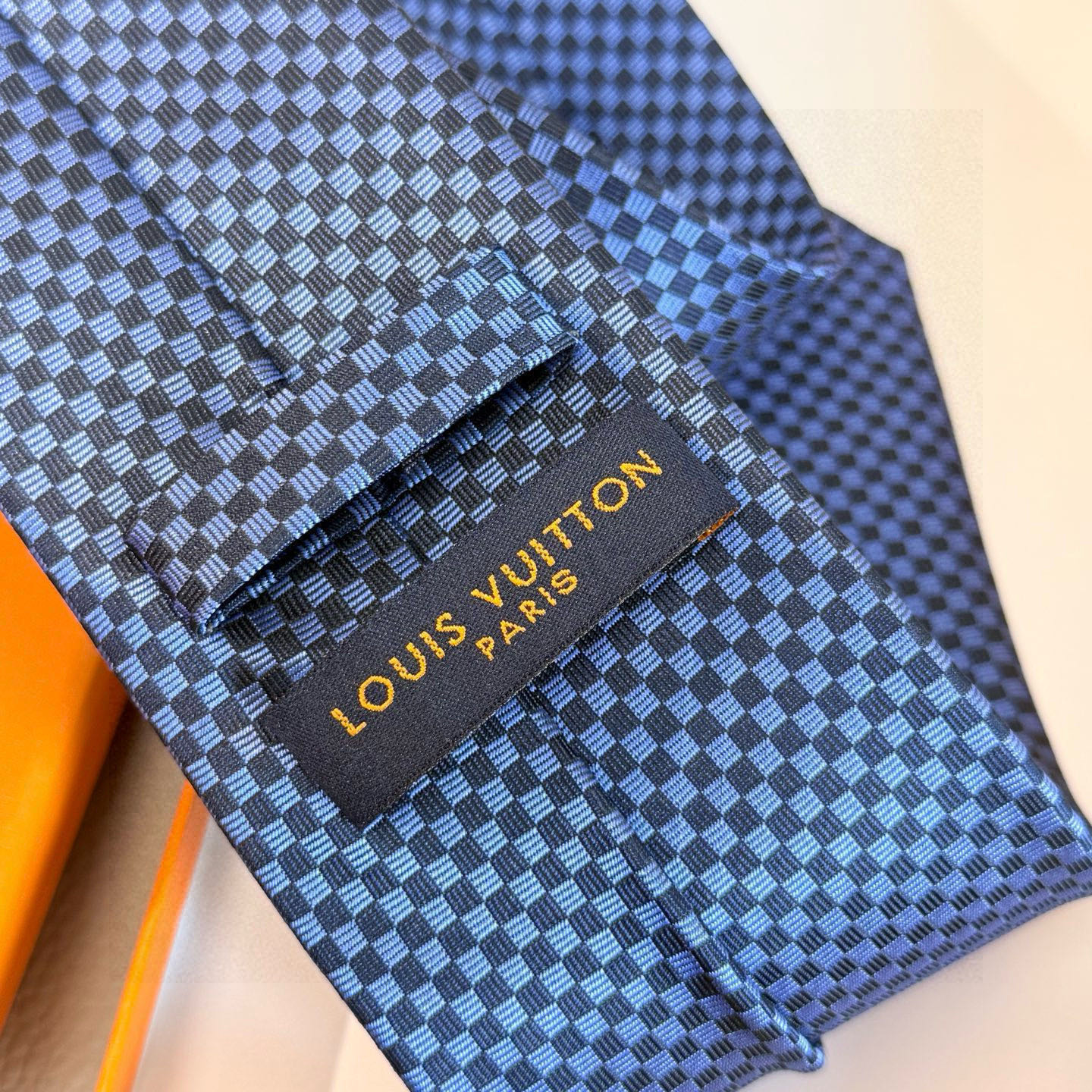 チェック柄 ネクタイ ルイヴィトン風 プレゼント ホスト 衣装 高級シルク調 光沢 ネイビー - 画像 9