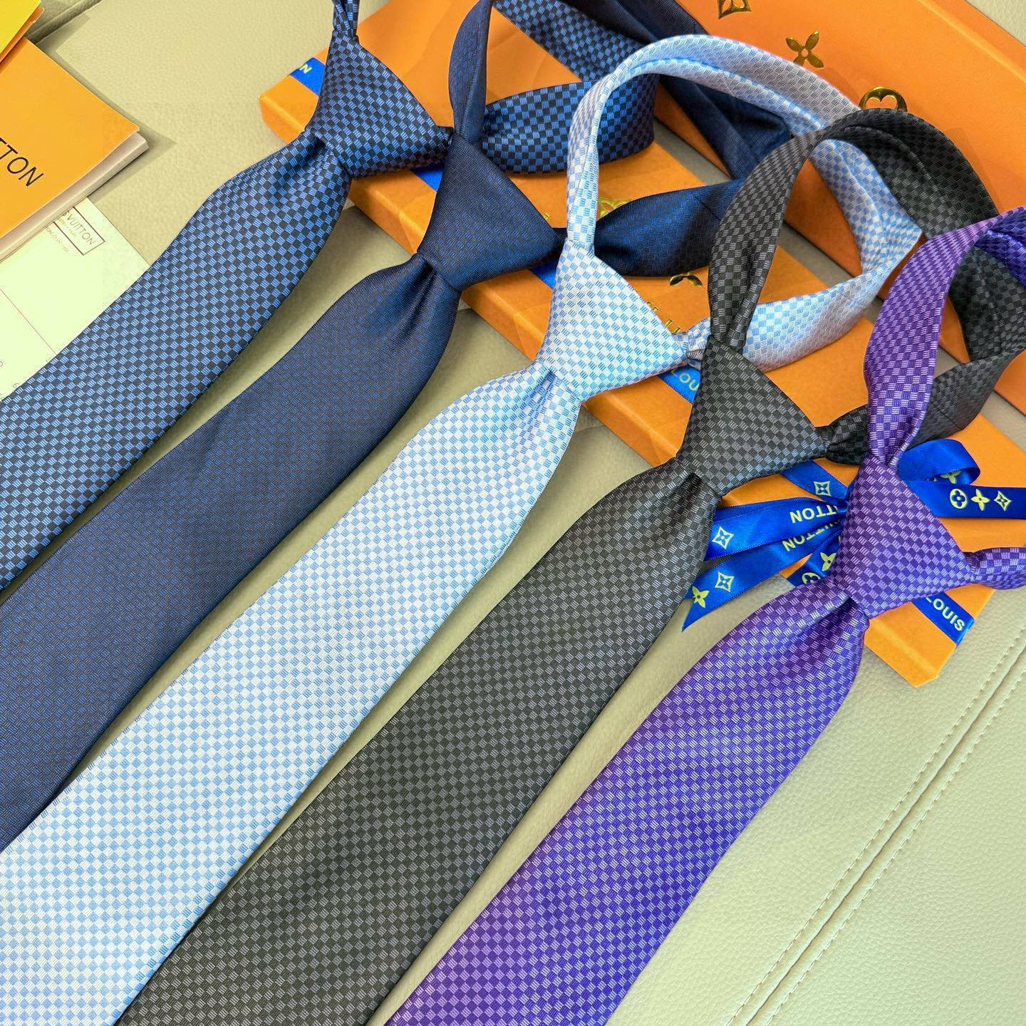 H織り ネクタイ ルイヴィトン風 結婚式 ホスト 衣装 高級シルク調 光沢 ネイビー - 画像 3