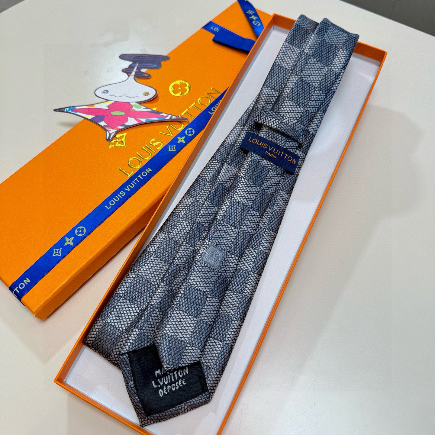 チェック柄 ネクタイ ルイ・ヴィトン調 パーティ プレゼント 高級シルク調 光沢 灰色 - 画像 5